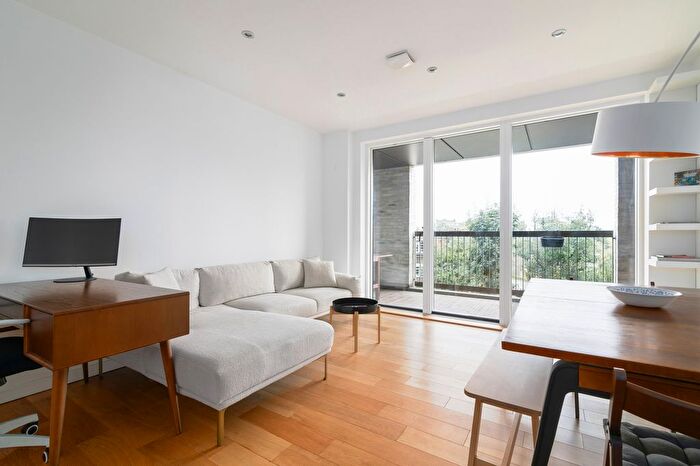 1 Bedroom Flat To Rent In Green Lanes, London ., N4