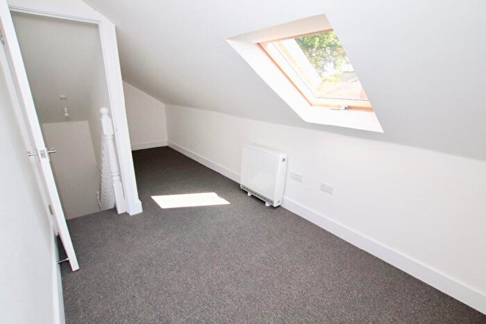 2 Bedroom Apartment To Rent In Bedroom Apartment | The Avenue | Available, SO17