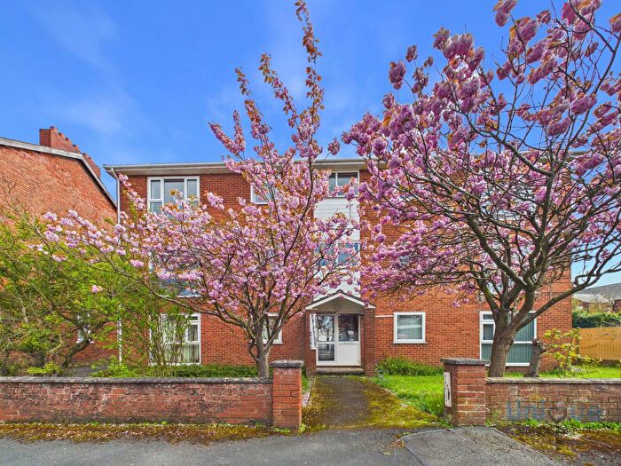 2 Bedroom Flat For Sale In Newfield Court, Hove Road, Lytham St. Annes, FY8