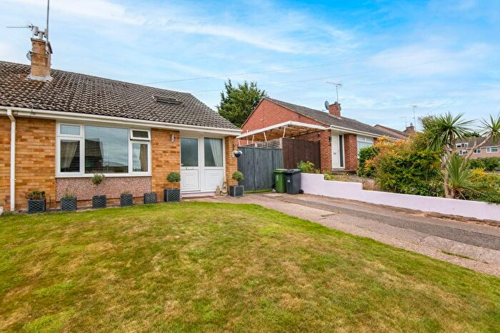 3 Bedroom Bungalow For Sale In Walton Road, Exeter, EX2