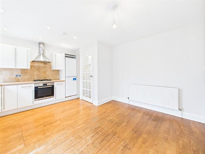 3 Bedroom Semi-Detached House To Rent In Reigate Road, Brighton, East Sussex, BN1