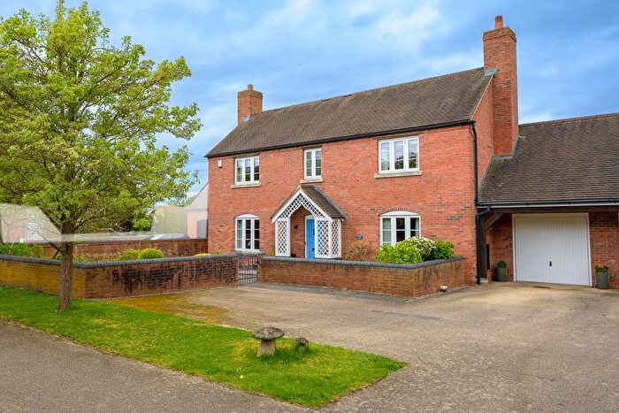 4 Bedroom Link Detached House For Sale In Weald Moors Park, Preston, TF6