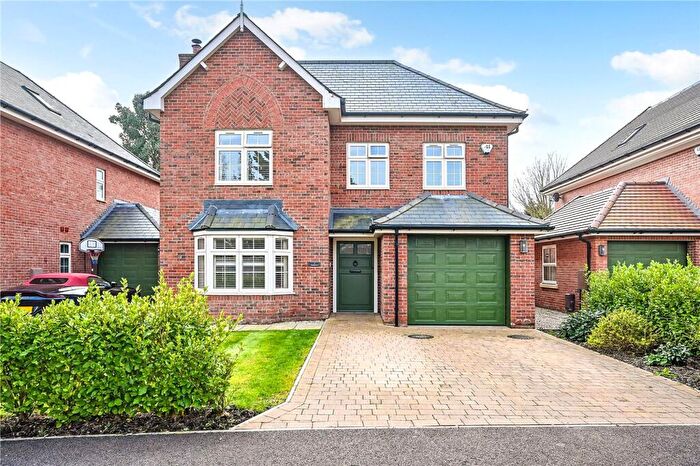 4 Bedroom Property For Sale In Woodlark Gardens, Hambrook, PO18