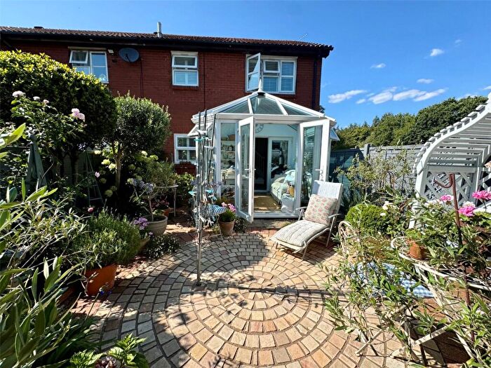 1 Bedroom House For Sale In Spartina Drive, Lymington, Hampshire, SO41