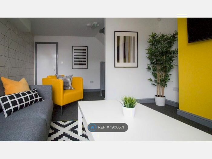 4 Bedroom Detached House To Rent In Edmund Road, Sheffield, S2