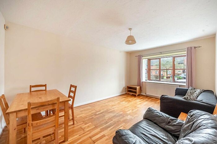 2 Bedroom Flat To Rent In Lime Close, Harrow, HA3