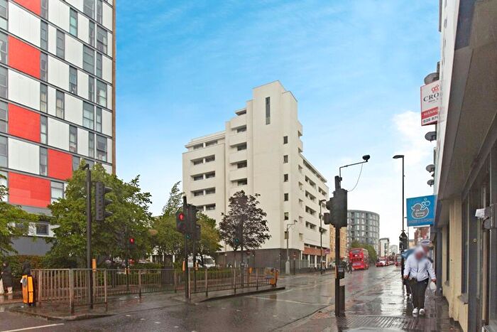 2 Bedroom Flat For Sale In London Road, Croydon, Surrey, CR0
