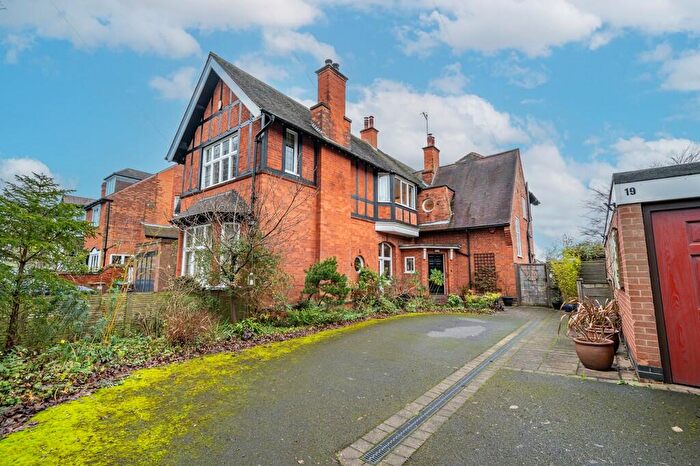 4 Bedroom Semi-Detached House For Sale In Carisbrooke Drive, Mapperley Park, NG3