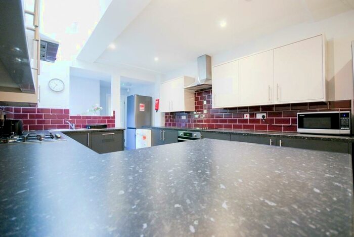 7 Bedroom Terraced House To Rent In Dawlish Road - Ensuite Student Property, B29