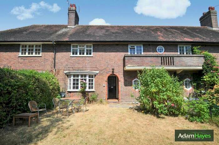 1 Bedroom Flat To Rent In Neale Close, Hampstead Garden Suburb, N2