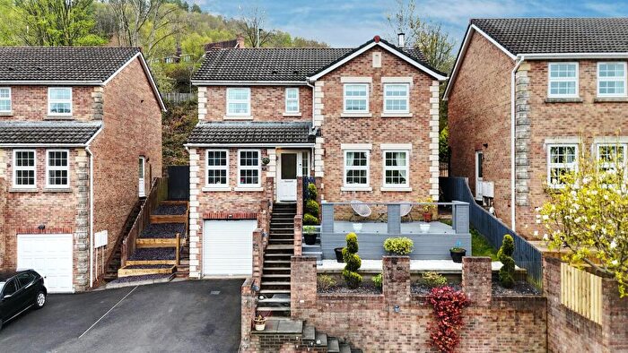 4 Bedroom Detached House For Sale In Manor Court, Edwardsville, Treharris, CF46