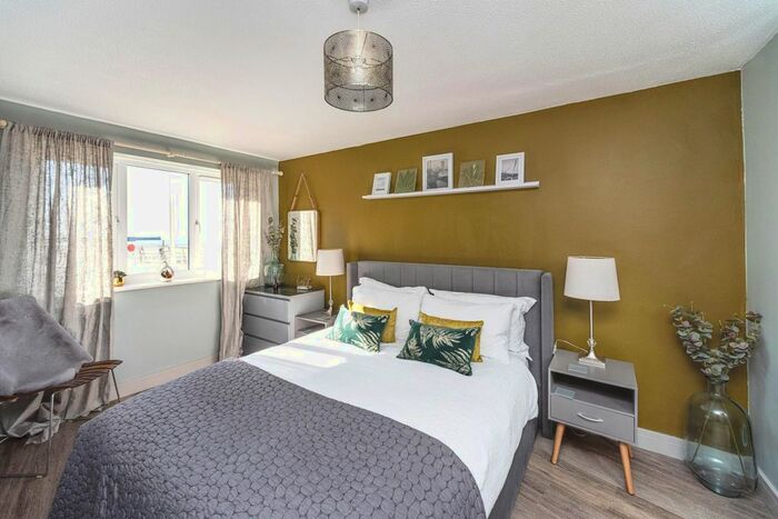 2 Bedroom Flat To Rent In Ocean Crescent, Maritime Quarter, Swansea, SA1