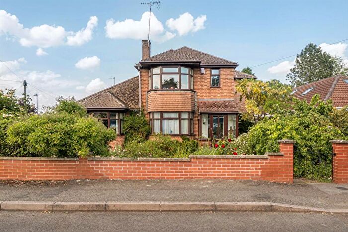 4 Bedroom Detached House For Sale In Millfields Avenue, Rugby, CV21