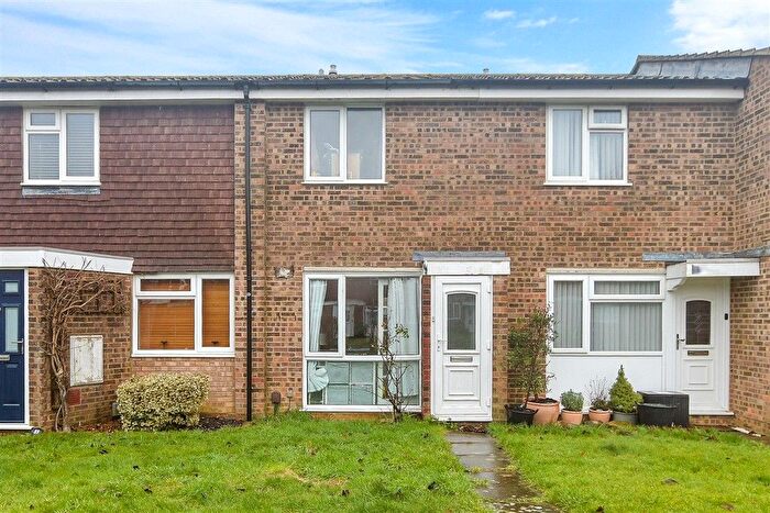 2 Bedroom Terraced House For Sale In Kingsley Road, Horley, Surrey, RH6