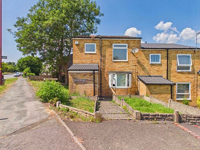 3 Bedroom End Of Terrace House To Rent In Wide Acres, Rednal, Birmingham, West Midlands, B45