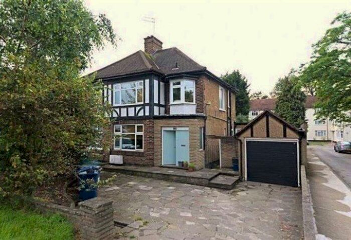 1 Bedroom Flat To Rent In Watford Way, London NW4