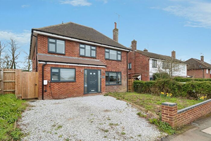 4 Bedroom Detached House For Sale In Highlands Road, Buckingham, MK18