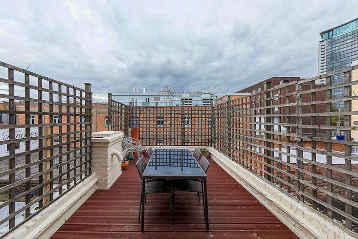 2 Bedroom Maisonette To Rent In Seagrave Road, West Brompton, London, SW6