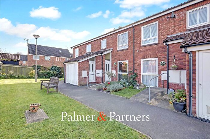 1 Bedroom Maisonette For Sale In Nicholas Court, Chelmsford, Essex, CM1