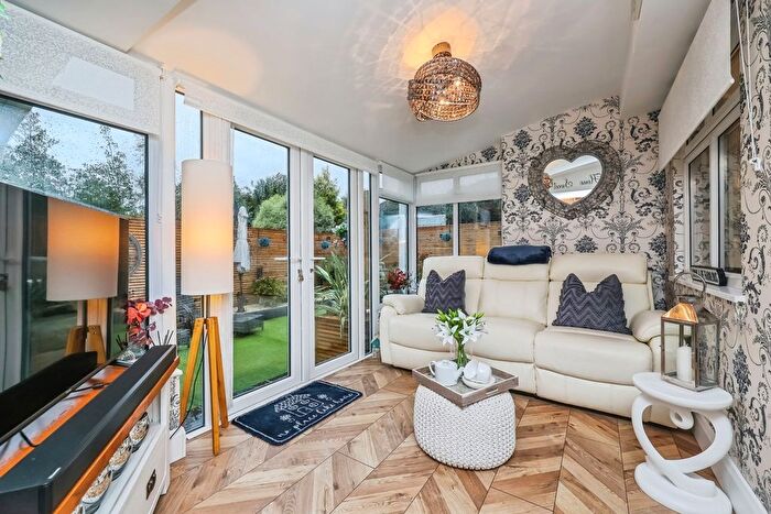 3 Bedroom Bungalow For Sale In Chatsworth Drive, Mansfield, Nottinghamshire, NG18
