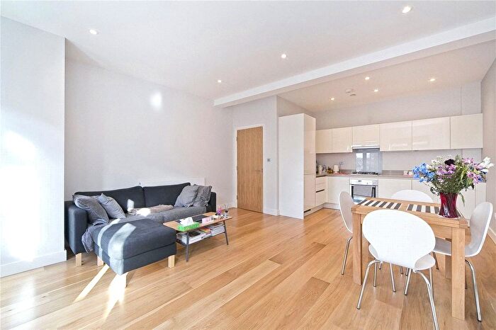 1 Bedroom Flat For Sale In Holloway Road, Holloway, London, N7