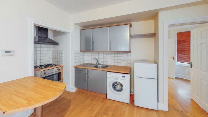 1 Bedroom Flat To Rent In High Street, London Colney, St Albans, AL2