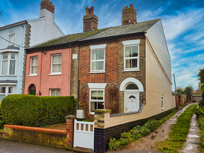 2 Bedroom End Of Terrace House To Rent In Fair Close, Beccles, NR34