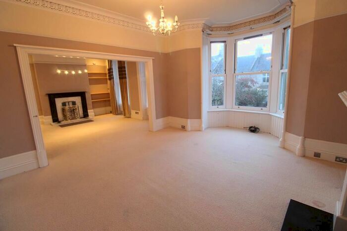 4 Bedroom Flat To Rent In Beaconsfield Place, Top Floor, AB15