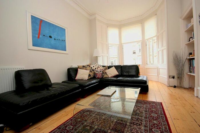 2 Bedroom Flat To Rent In Comely Bank Grove, Edinburgh, EH4