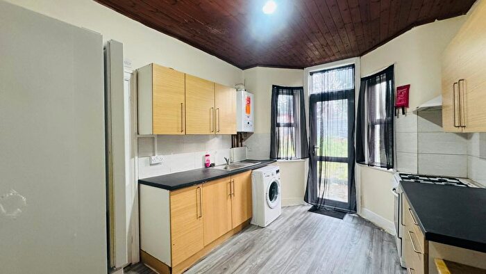 2 Bedroom Flat To Rent In Romford Road, London, E12