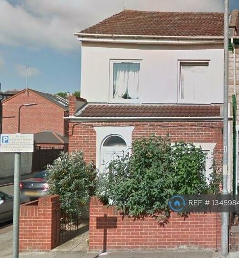 2 Bedroom Terraced House To Rent In Milton Road, Portsmouth, PO3