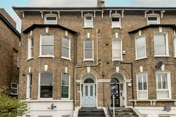 2 Bedroom Flat To Rent In Burnt Ash Hill, Lee, SE12