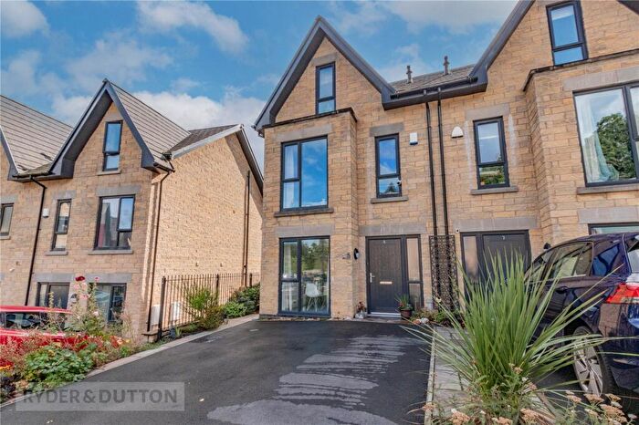 4 Bedroom Semi-Detached House For Sale In Old Mill Drive, Mossley, OL5