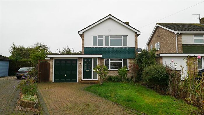 3 Bedroom Semi-Detached House To Rent In Warren Road, St. Ives, Huntingdon, PE27