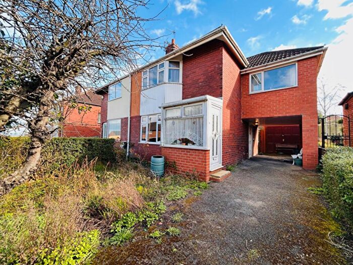 3 Bedroom Semi Detached House For Sale In Church Avenue, Gildersome, Leeds, LS27