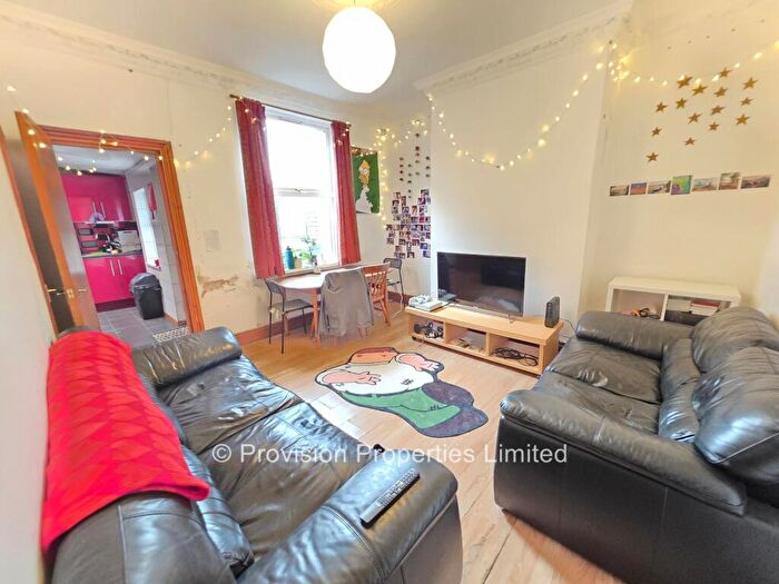 5 Bedroom Terraced House To Rent In Norwood Place, Hyde Park, Leeds, LS6