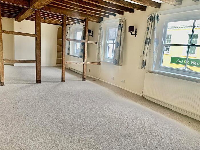 3 Bedroom Flat To Rent In Monday Market Street, Devizes, SN10