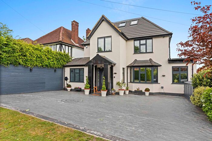 6 Bedroom Detached House For Sale In Chenies Avenue, Little Chalfont, HP6
