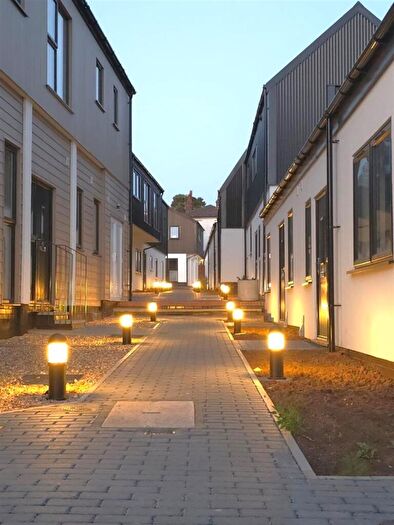 2 Bedroom Duplex To Rent In Vincent Walk, Dorking, RH4