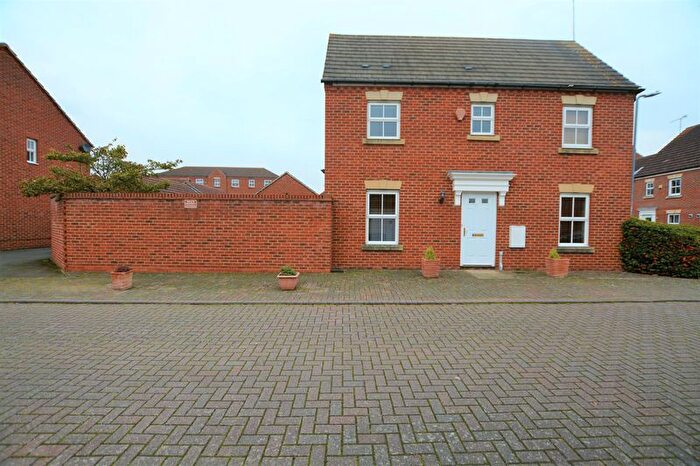 3 Bedroom Semi-Detached House To Rent In Sharman Row, Langley Slough, SL3