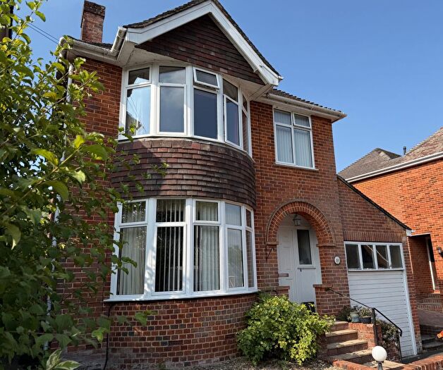 3 Bedroom Detached House For Sale In Highlands Road, Harnham, Salisbury, SP2