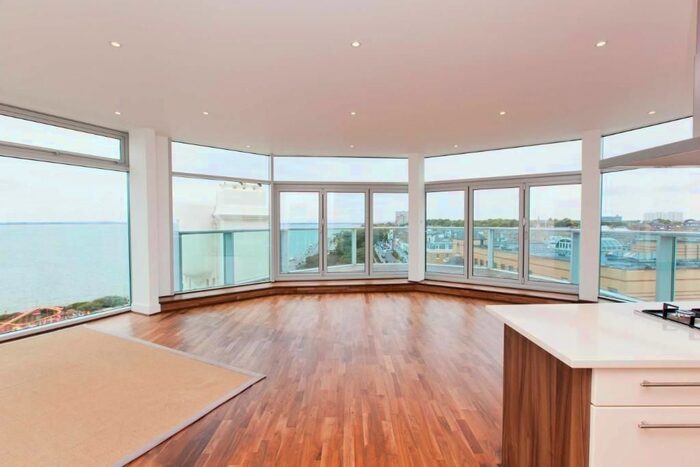 2 Bedroom Flat To Rent In Church Road, Southend-On-Sea, SS1