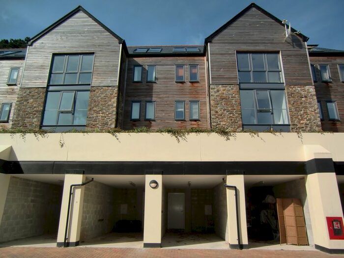2 Bedroom Flat To Rent In Boscawen Woods, Truro, TR1