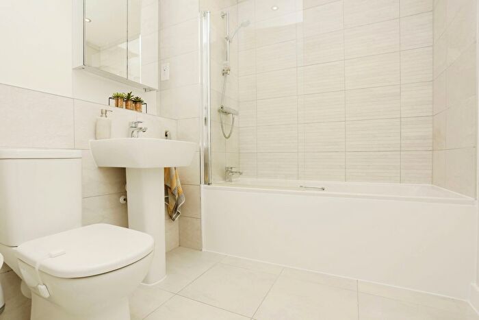 1 Bedroom Flat For Sale In Bowen Drive, London, SE7