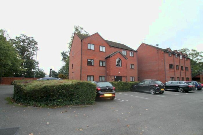 2 Bedroom Property To Rent In Droitwich Road, Worcester, WR3