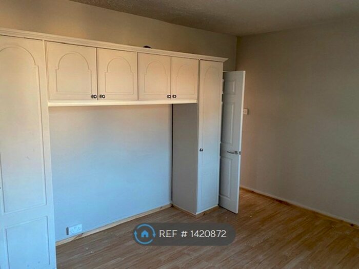 3 Bedroom Semi-Detached House To Rent In Lindsey Road, Dagenham, RM8