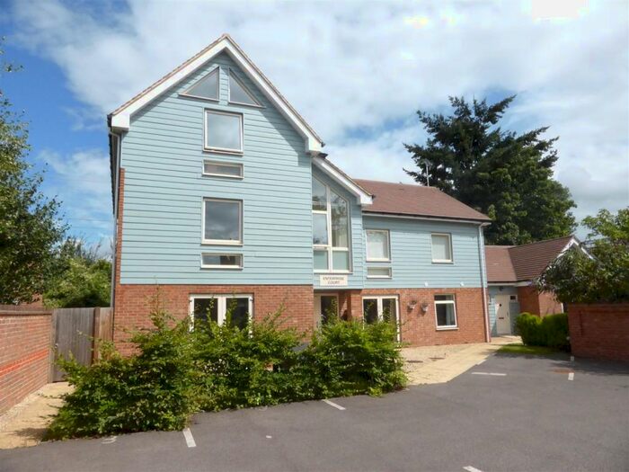 Houses for sale & to rent in RG8 7JX, Wilder Avenue, Pangbourne Reading