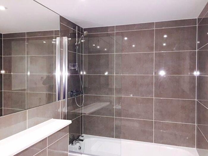 2 Bedroom Apartment To Rent In Blanche House -, P13