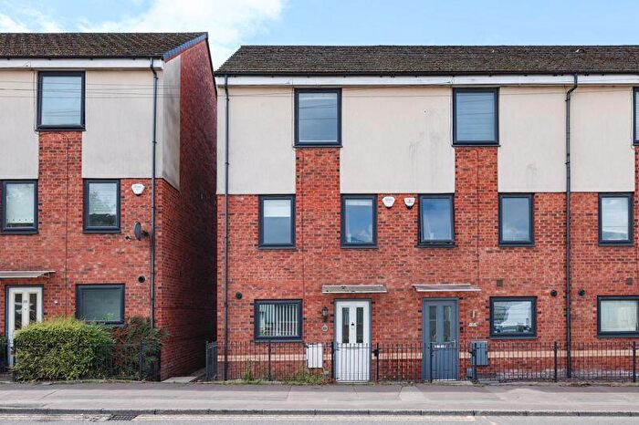 4 Bedroom Semi-Detached House For Sale In Manchester Street, Heywood, OL10