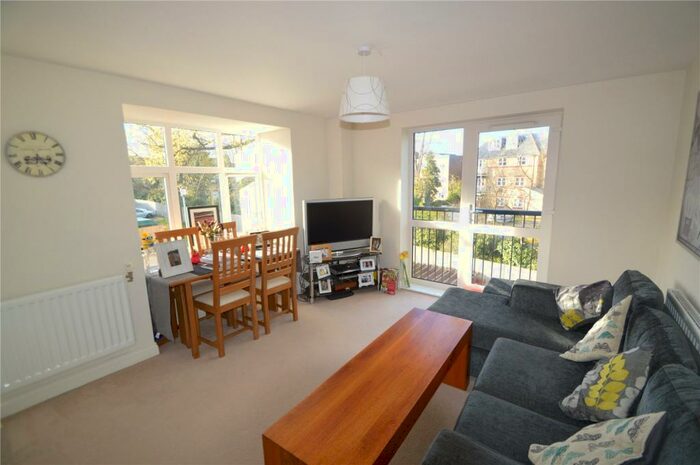 2 Bedroom Apartment To Rent In William Court, Chalfont Road, London, SE25